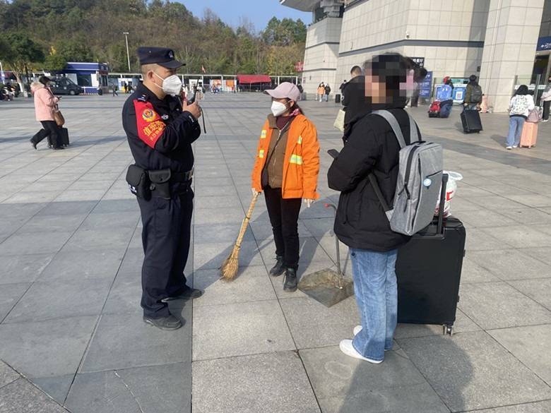 华为遗失手机资料找回
:【岳阳高铁警事】一天内4名粗心旅客丢财物 民警帮助挽回万元损失