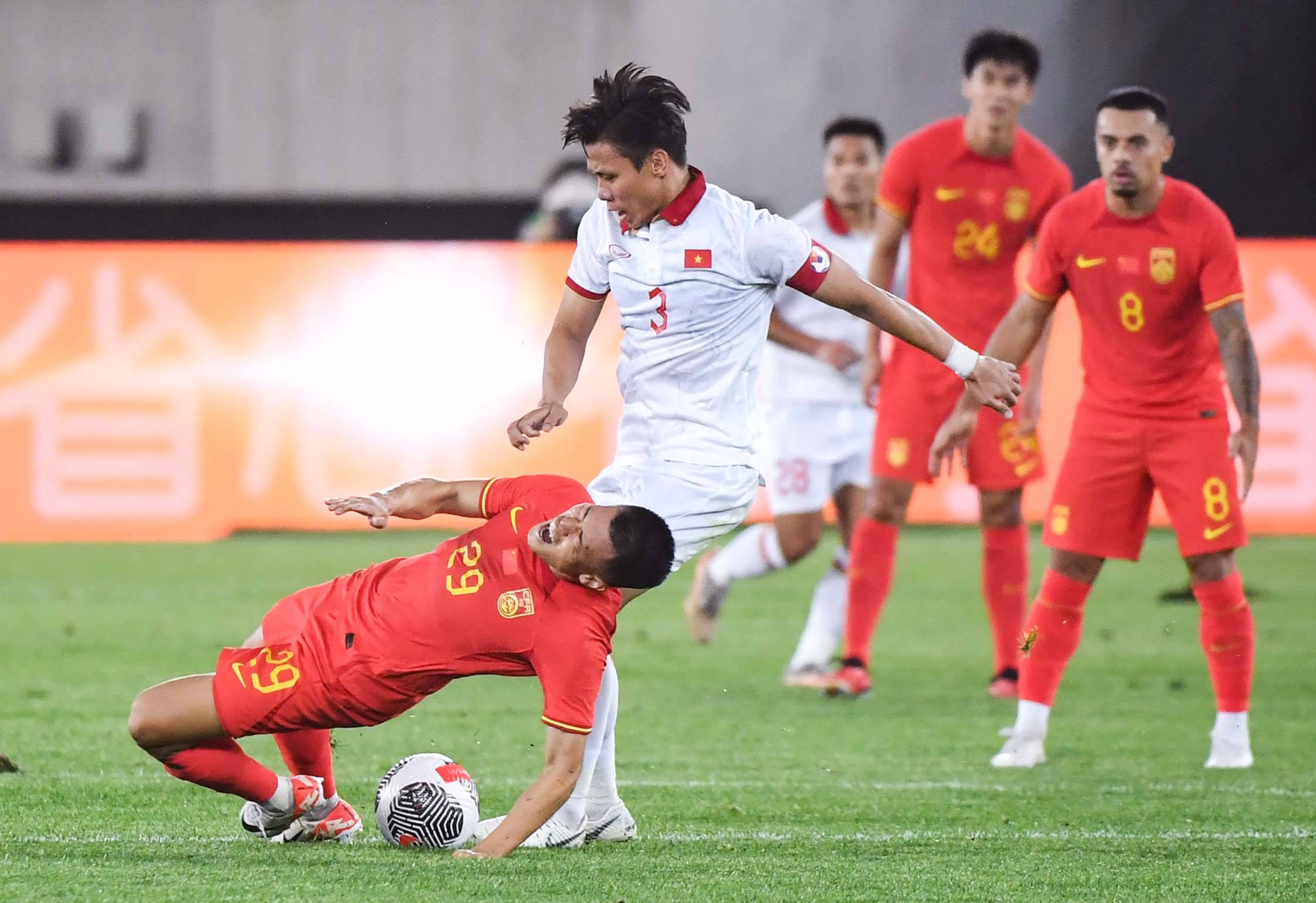 复仇！王秋明武磊破门对手肘击染红 国足2-0越南-第4张图片-太平洋在线下载